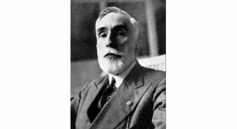 من هو الأمير محمد علي توفيق مدوِّن الخيول العربية الأصيلة؟ الأمير محمد علي توفيق